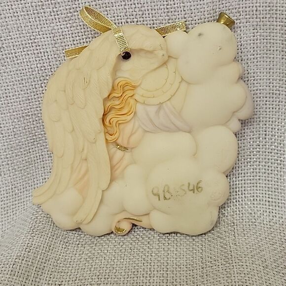 Seraphim Collection Angel Gwyndolyn Heavens Triumph 8" Plate and ornament - Picture 8 of 10